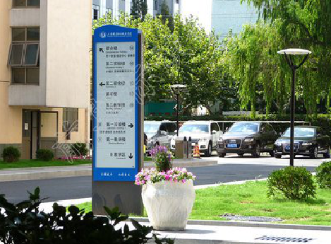 樟树哪些因素影响宣传栏的制作？